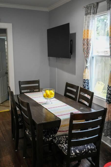 Villa Historic Coastal Haven- Pet Friendly Fast Wi-Fi Norfolk Exterior foto